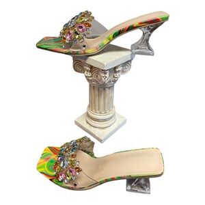 •Women Sexy Sculptural Heel Transparent Rhinestone Design PVC Flat Sandals